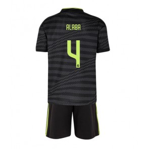 Real Madrid David Alaba #4 kläder Barn 2022-23 Tredje Tröja Kortärmad (+ korta byxor)
